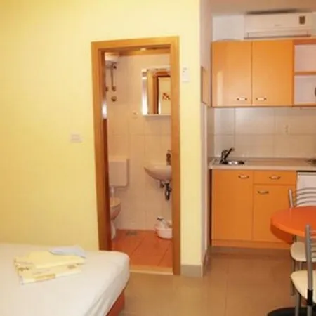 Sini شقة ماكارسكا