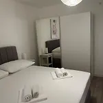 Sini Makarska