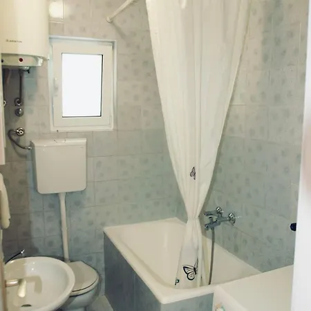 Sini Makarska