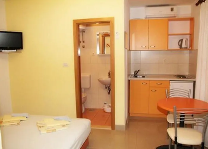 Sini Апартаменты Макарска