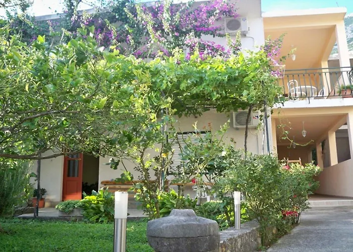 Sini Апартаменты Макарска