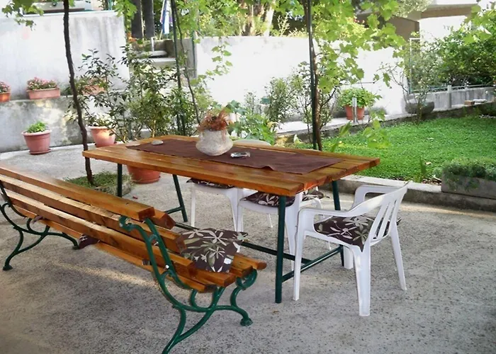 Sini Макарска